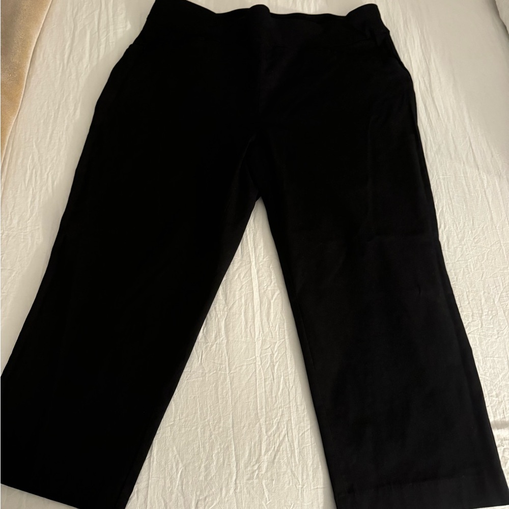 Like New Chicos Black Perfect Stretch Crop Pant Size 2